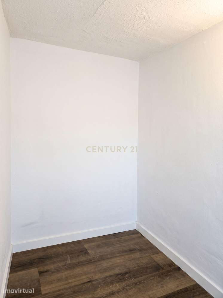 Apartamento T1 totalmente remodelado na Cruz de Pau-4