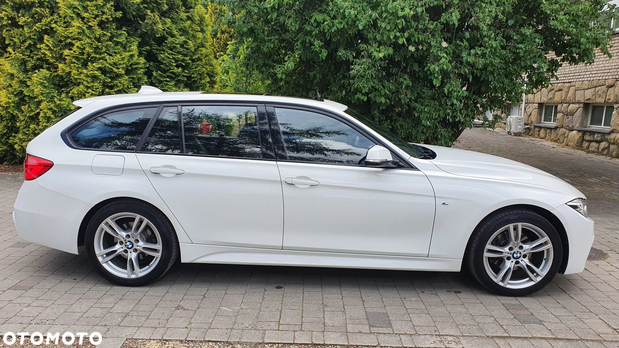 BMW Seria 3 320d Touring xDrive M Sport - 2