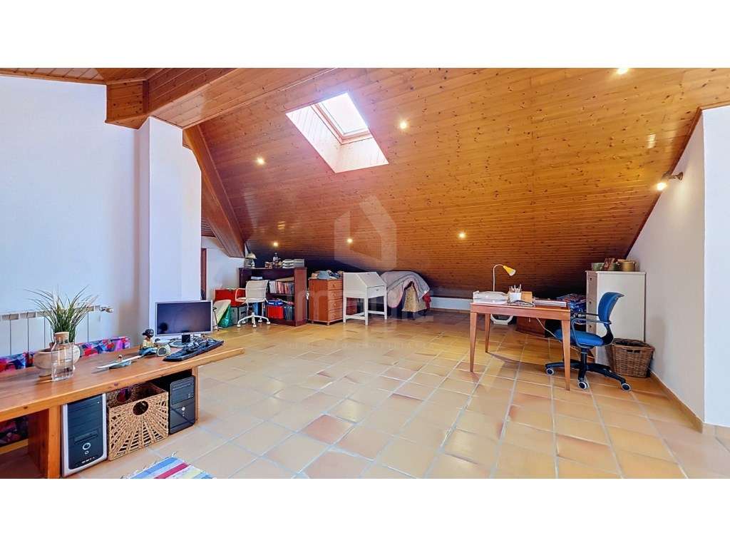 Moradia T4 isolada, usada, Encarnação - Mafra-35