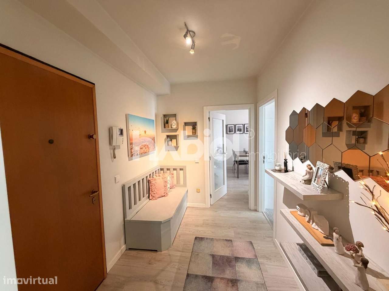 Apartamento T1+1 com lugar garagem em Padrão da Légua-8