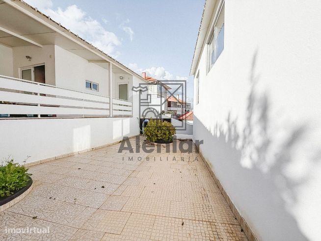 Moradia Espaçosa e Bem Localizada no Centro de Alenquer-22