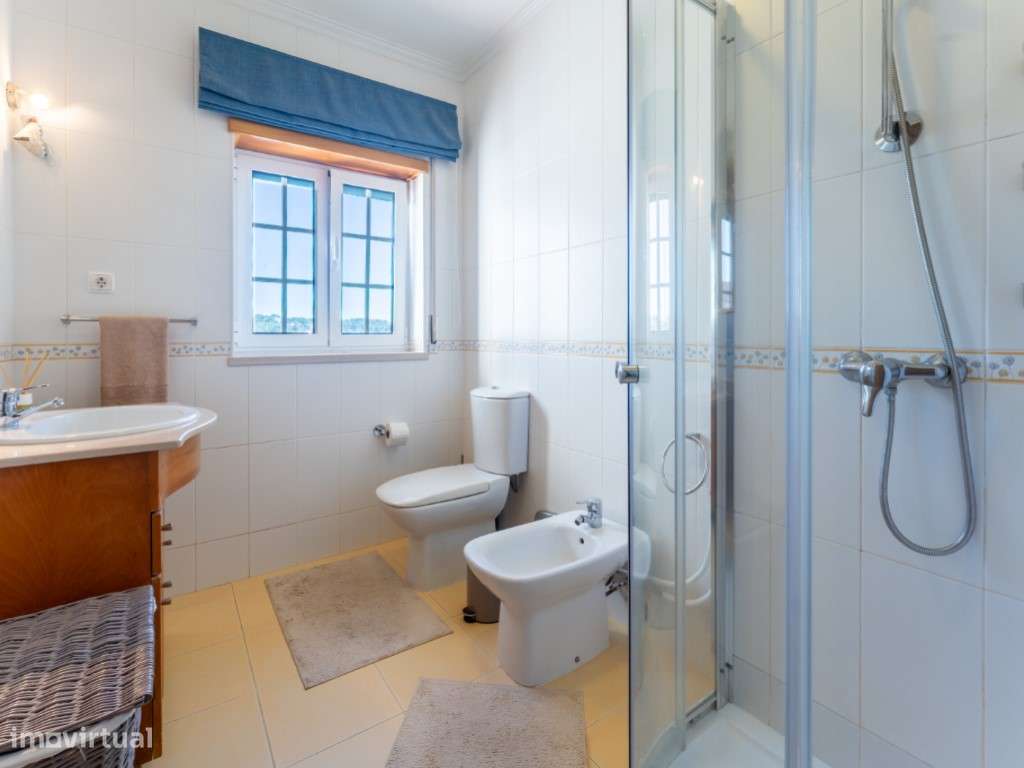 Moradia com Piscina, Jardim e Garagem no Nadadouro, Caldas da Rainha-17