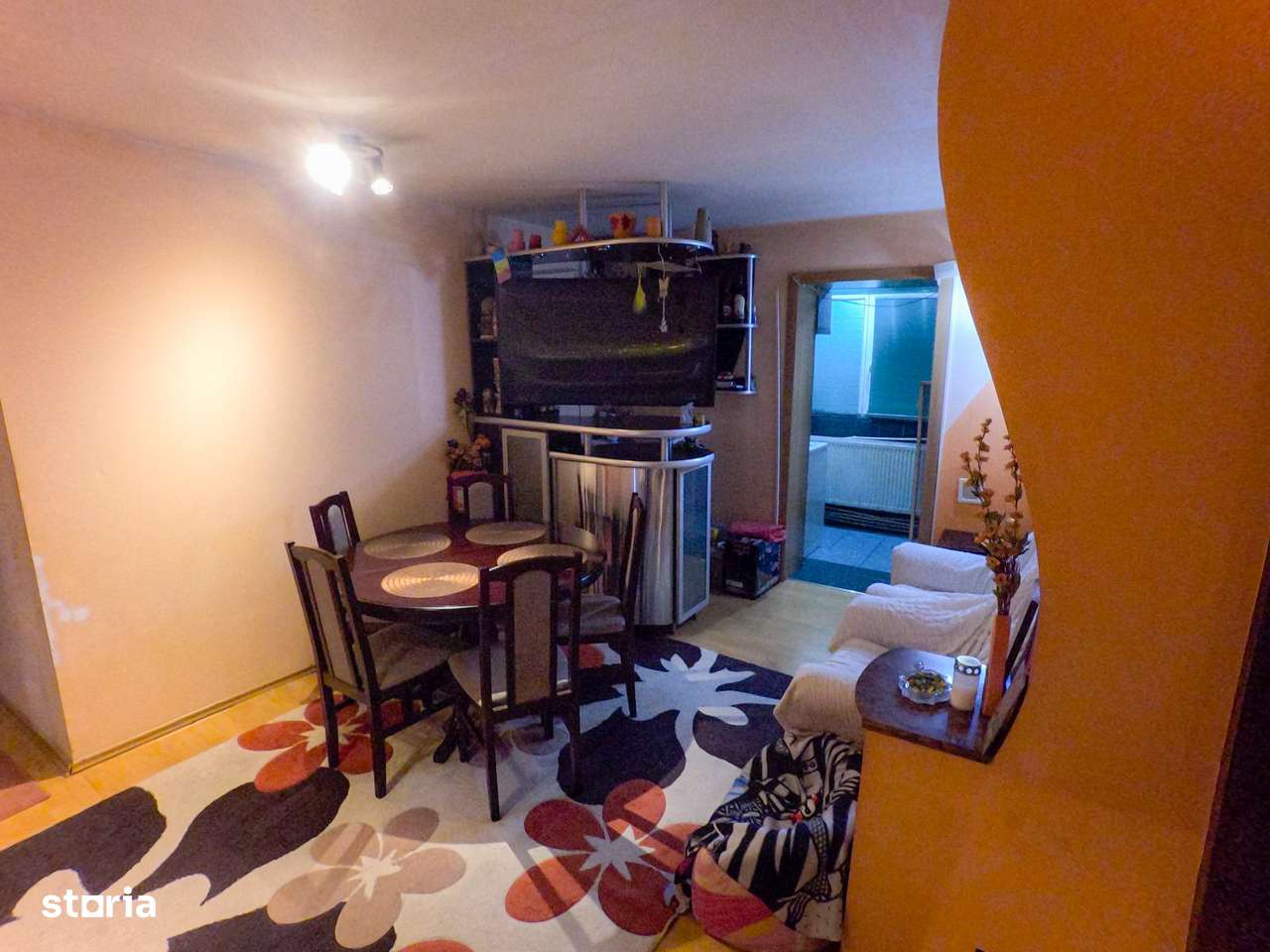 Apartament 3 camere decomandat - Imagine principală: 4/5