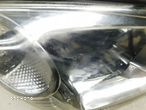 LAMPA PRAWA PRZÓD - TOYOTA RAV-4 II lift 03-05 Europa - 4