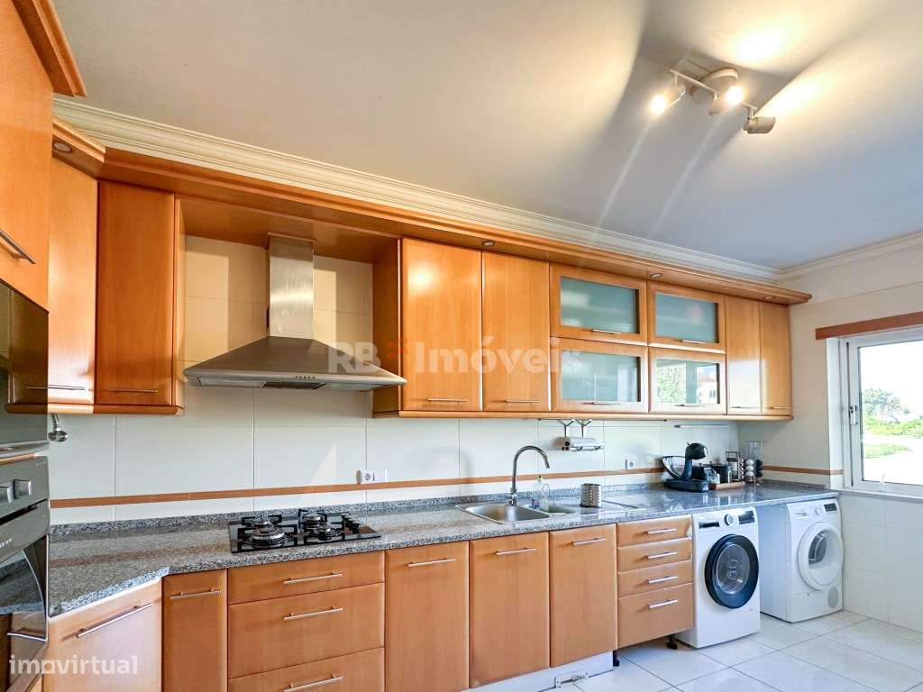 Apartamento T3 c/ Garagem, Sótão e 2 Varandas - Santarém-25