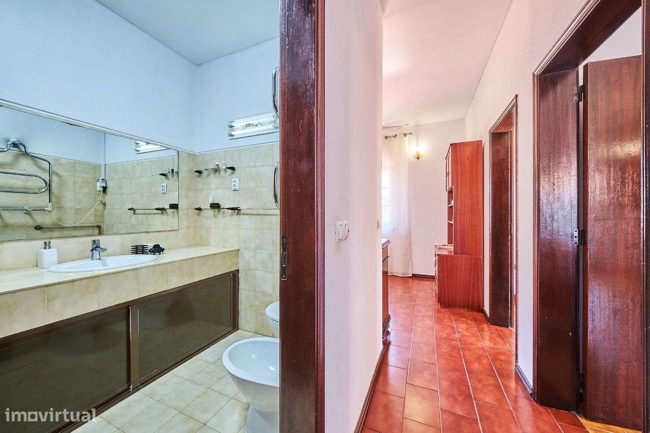 Moradia T5 com Piscina e Condomínio Fechado - Grande imagem: 5/43