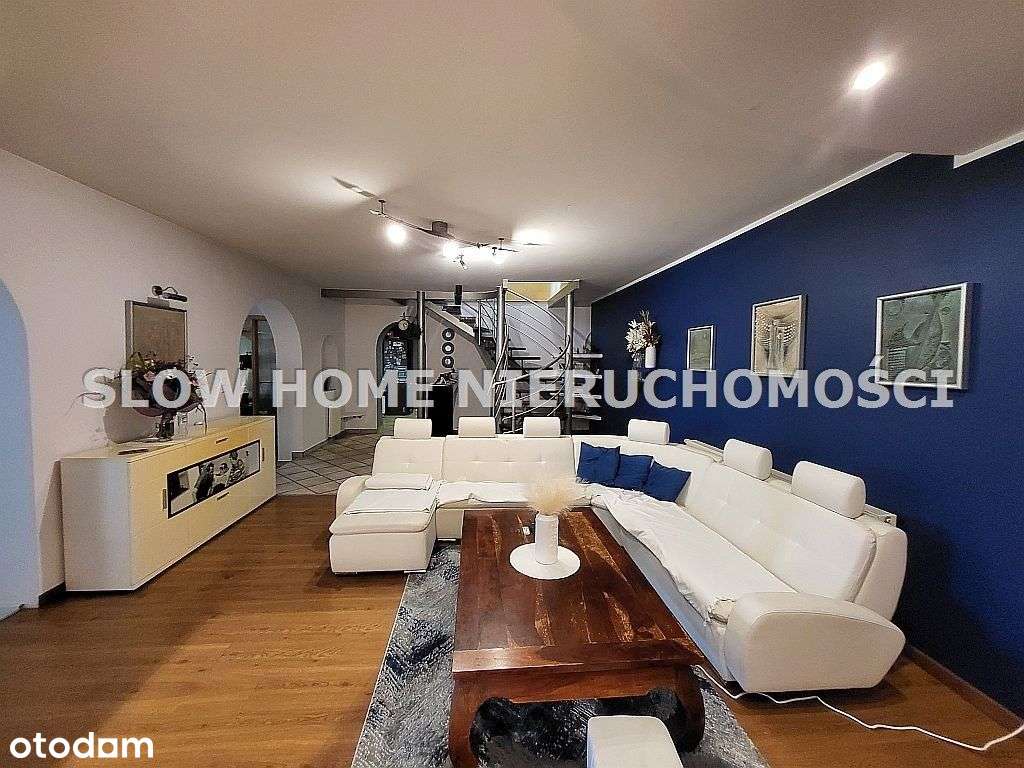 Ciekawy dom z dużymi garażami - Pełny obrazek: 4/13