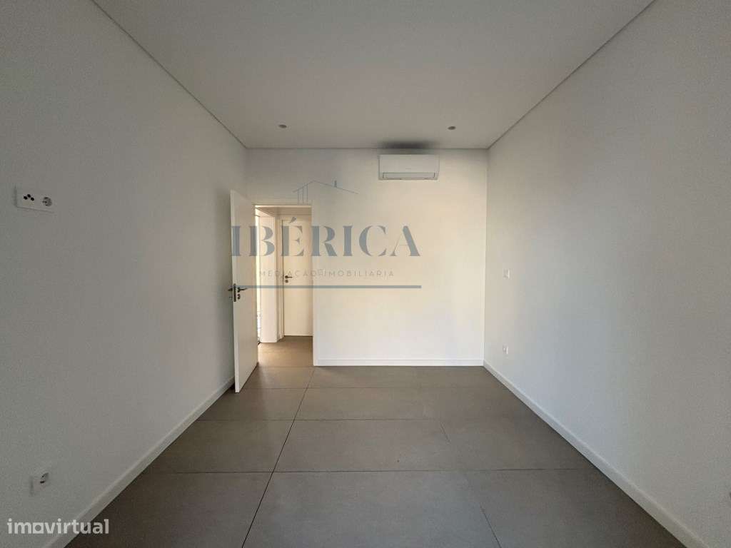 Andar de Moradia T2 Venda Vila Nova de Gaia - Grande imagem: 2/19