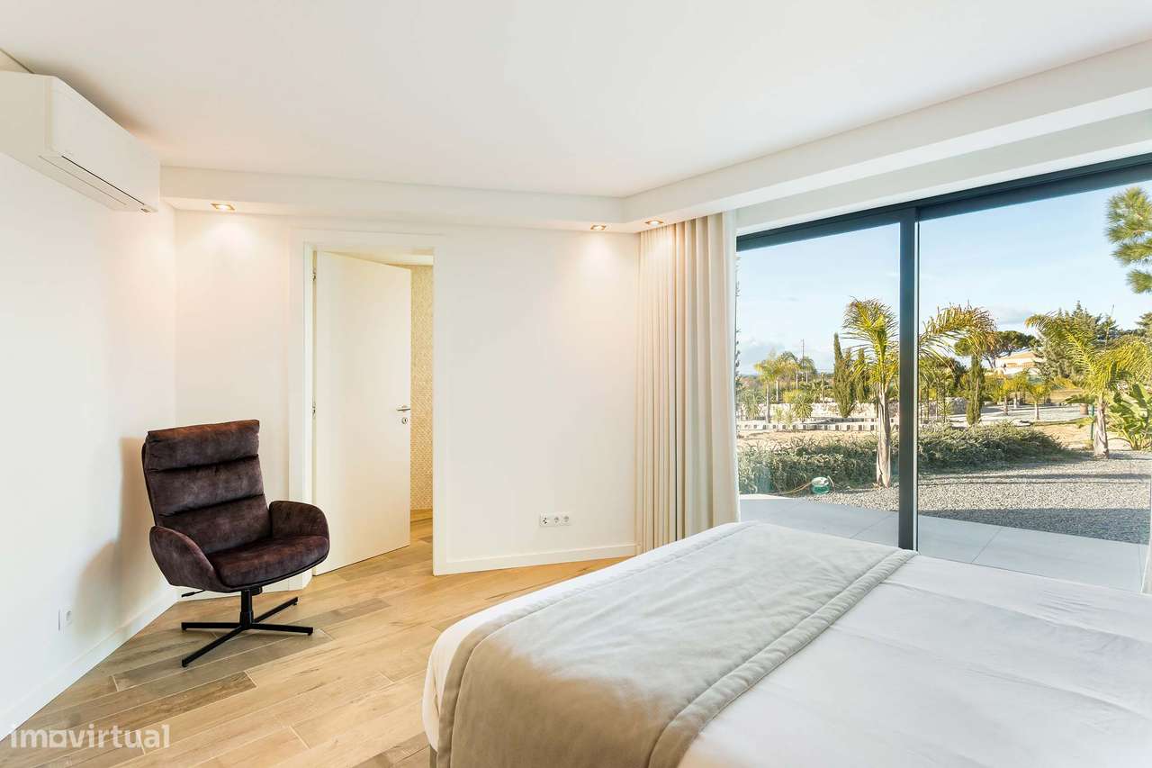 Quinta Moderna de Luxo com 4+1 Suítes, Anexo Independente e Jardim-23