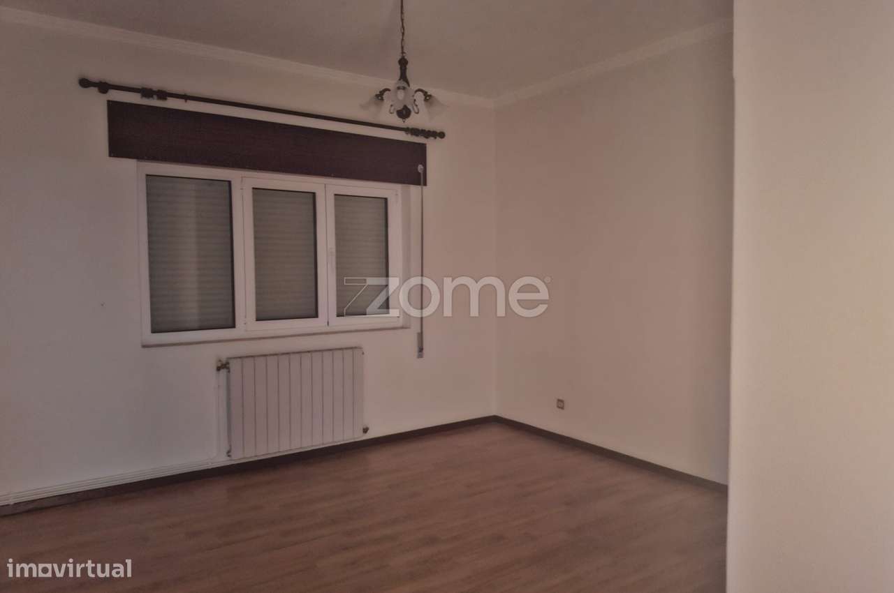 Espetacular Moradia T4 com Jardim e Garagem em Chaves-11