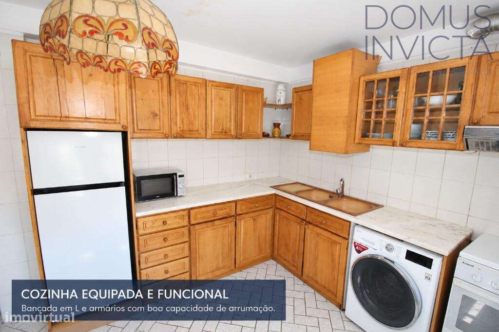 T3 com varanda, garagem e vista para o Castelo | Av. Cidade de Zamora-4