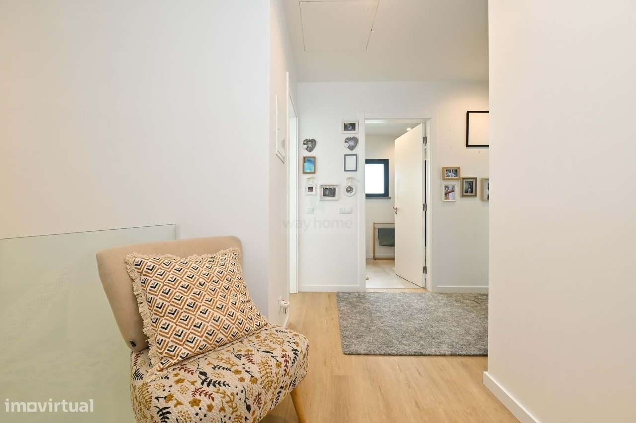 Moradia T4 | Construção contemporânea | Trajouce | São Domingos de Ran-16