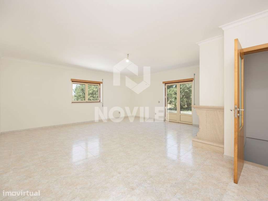 Moradia Isolada Térrea, renovada, 1500m2 de terreno murados-10
