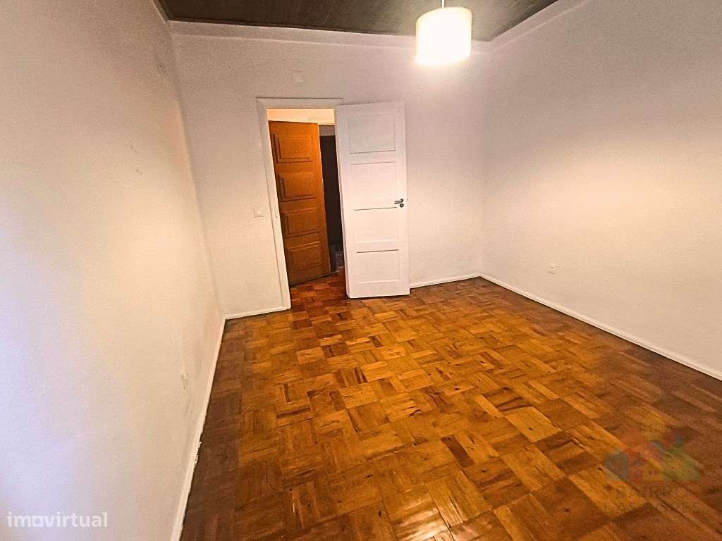 Apartamento T3 com logradouro ( Rés do Chão ) em Abrantes-5