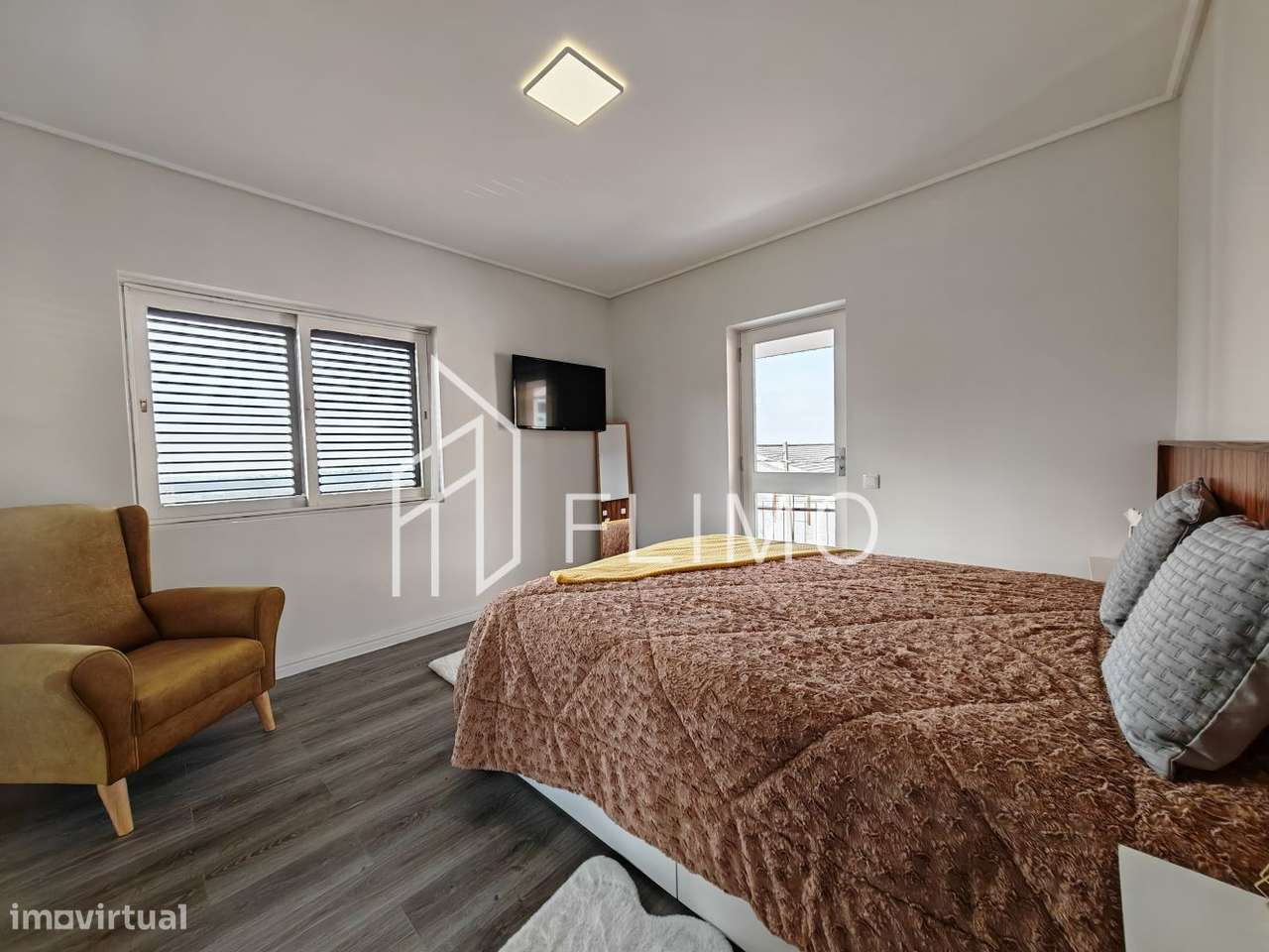 Moradia T4 em Arrifana-13