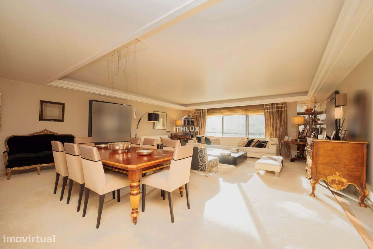 Excecional T4 na Avenida 5 de Outubro - Grande imagem: 4/60