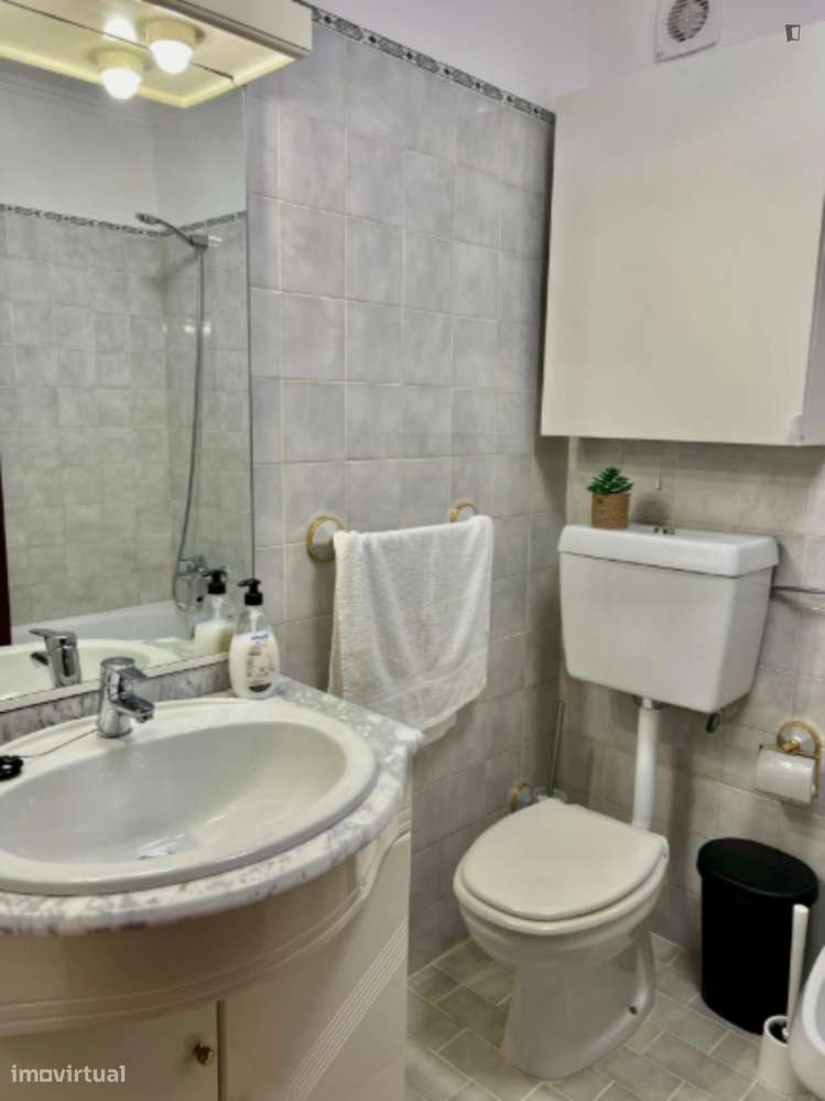 Quarto - localizado em Canidelo Porto - Grande imagem: 5/6