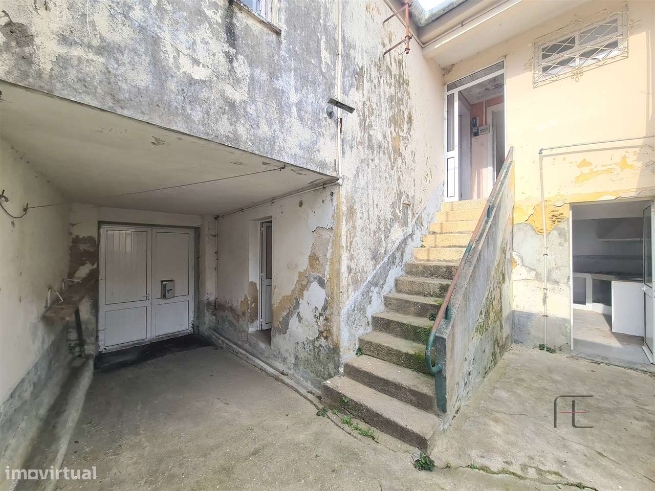 Moradia T3 Esmoriz para reabilitar-25