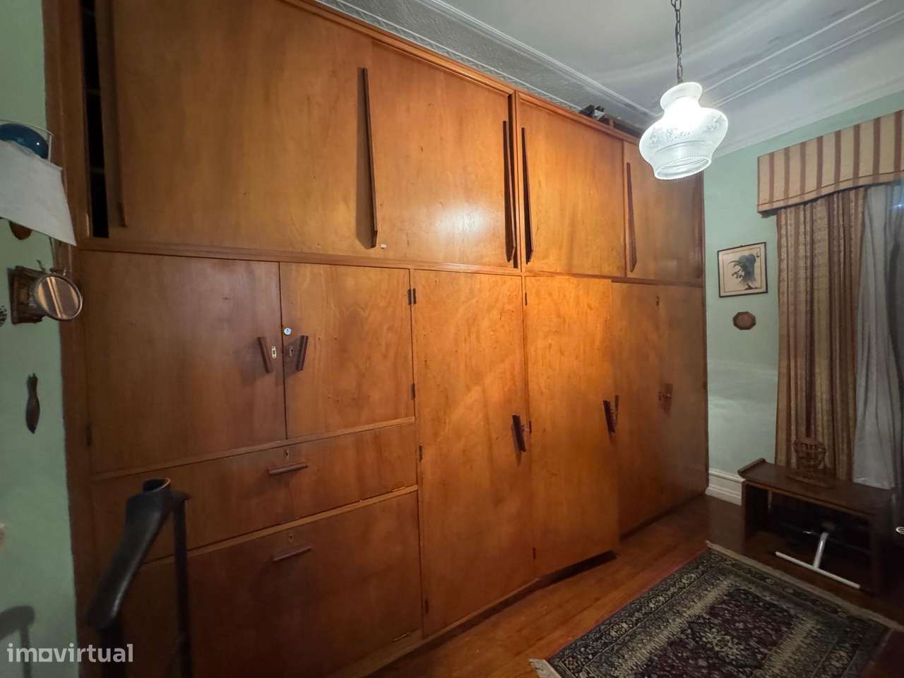 Charmoso Apartamento Familiar de Época com Excelente Potencial-5