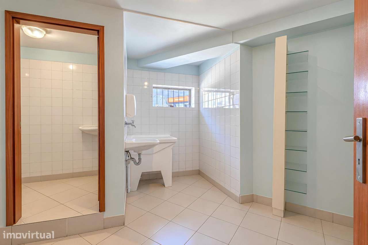 Venda | Loja de 670 m2 | 15 m de fachada | Garagem-35