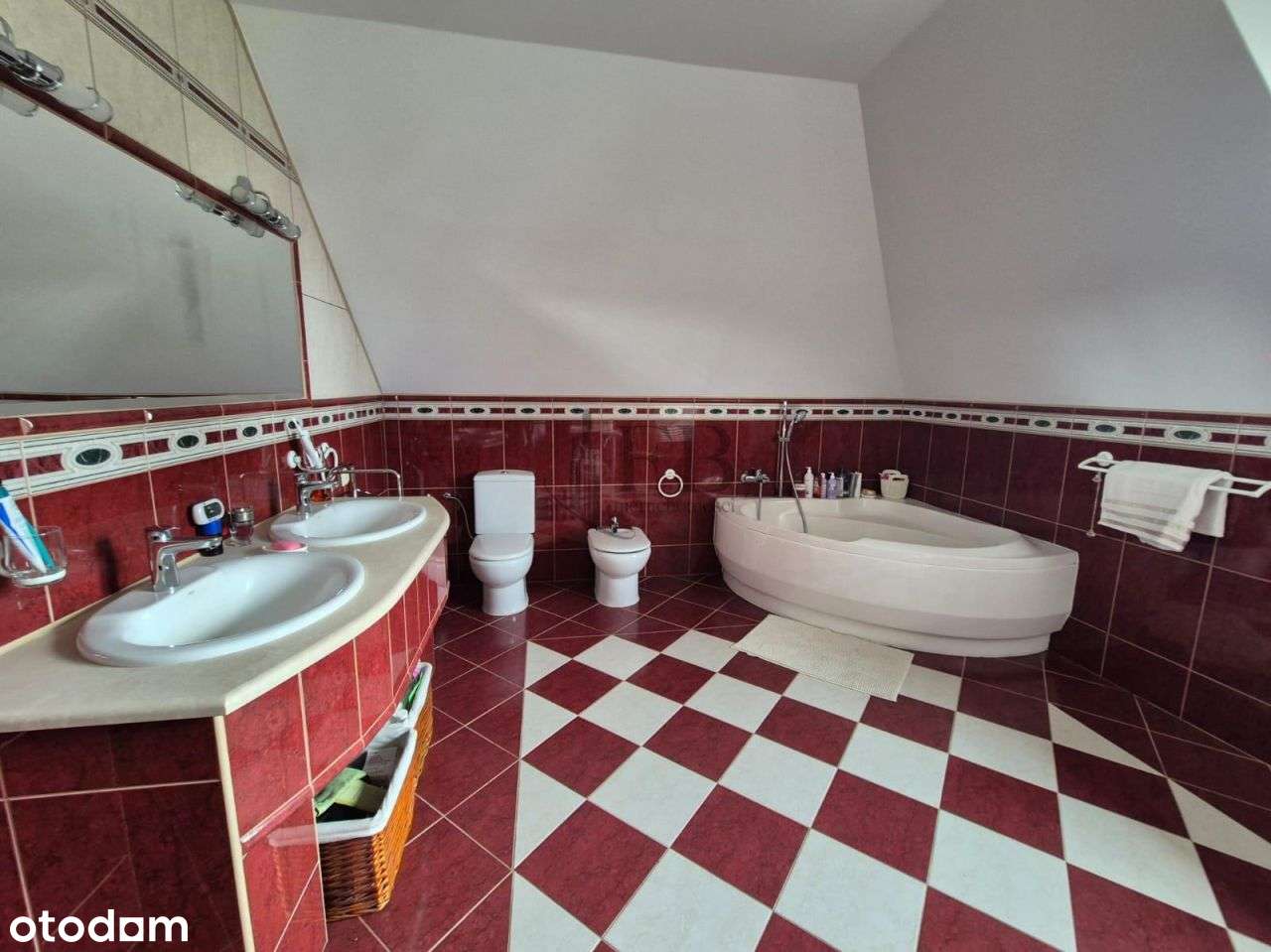 Wyjątkowa Posiadłość! komfort i natura pod miastem-13