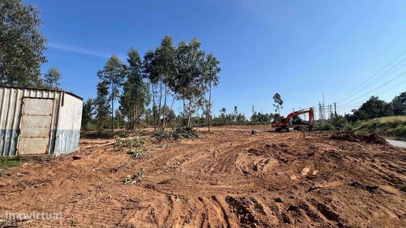 Terreno com possibilidade construtiva - Grande imagem: 4/6