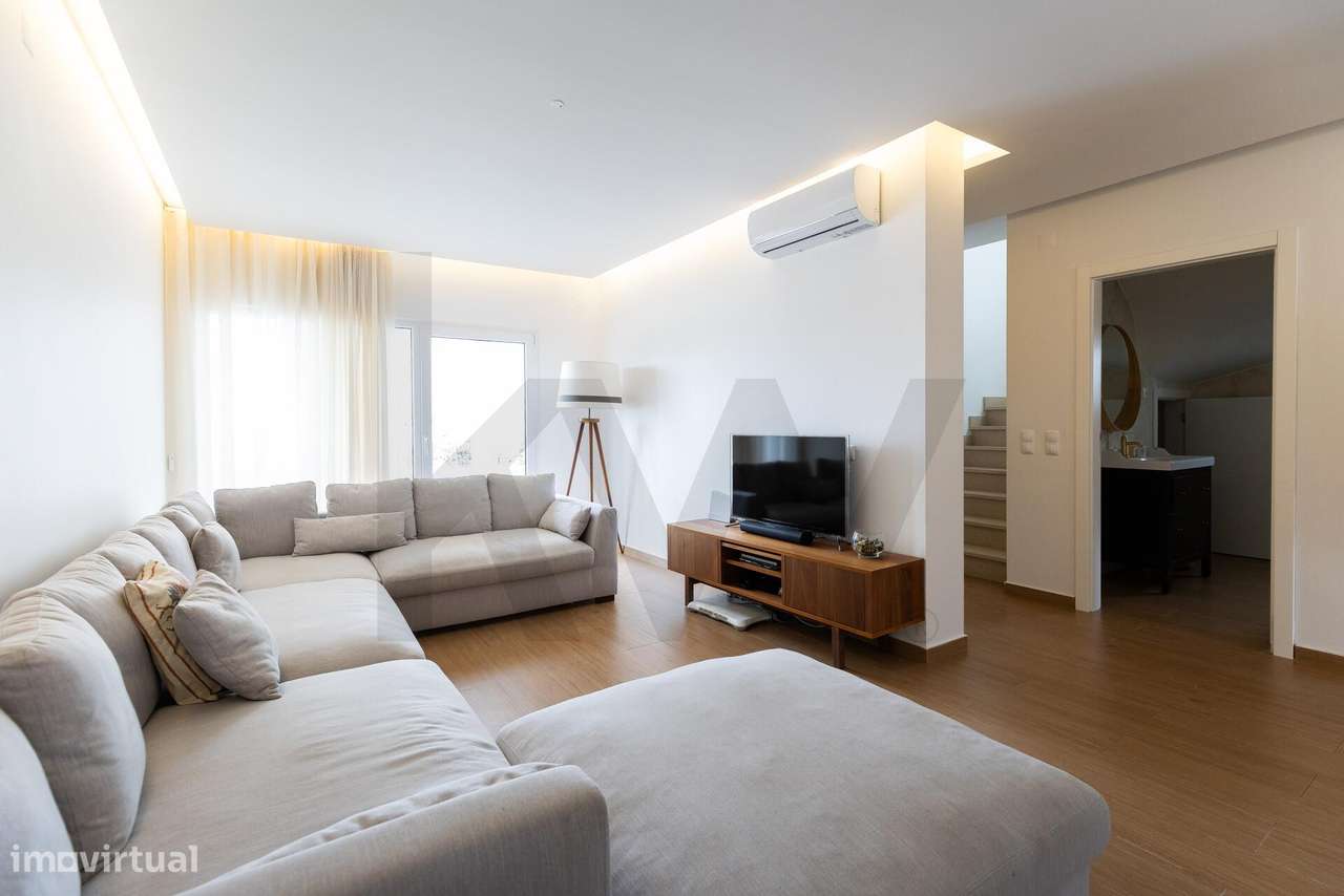 Moradia T4 com Jardim e Piscina no Pinhal Novo - Palmela - Grande imagem: 3/16