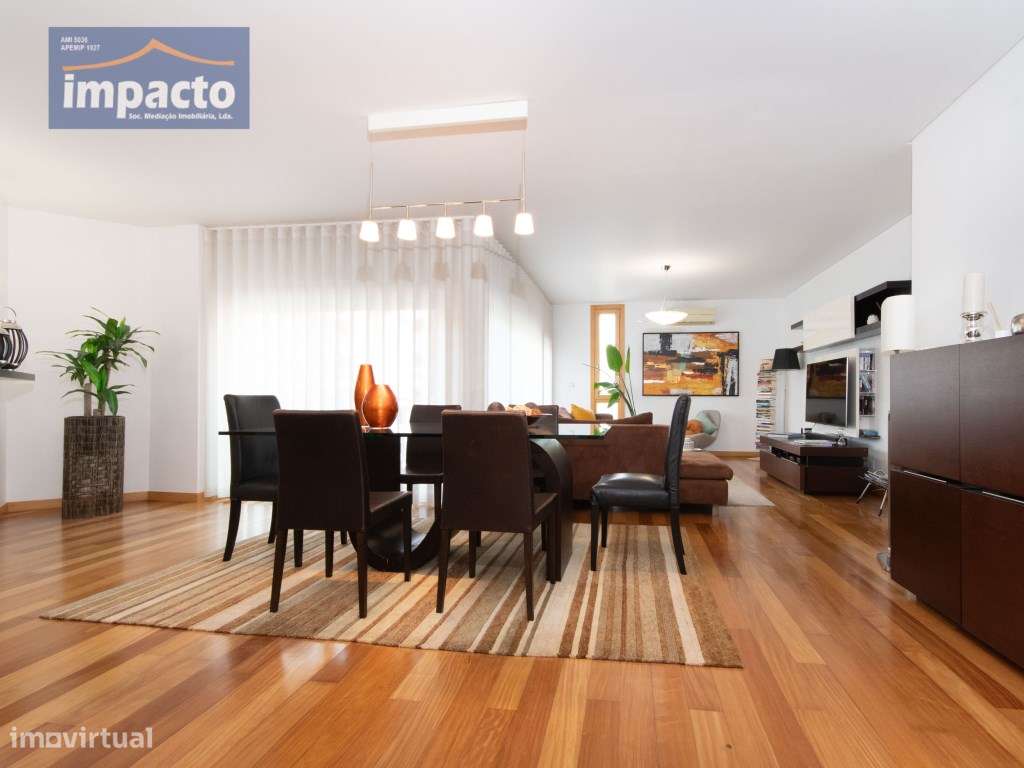 Malva Rosa,Excelente T4,coz equipada,Ar cond,asp central,Box 2 viat...-22