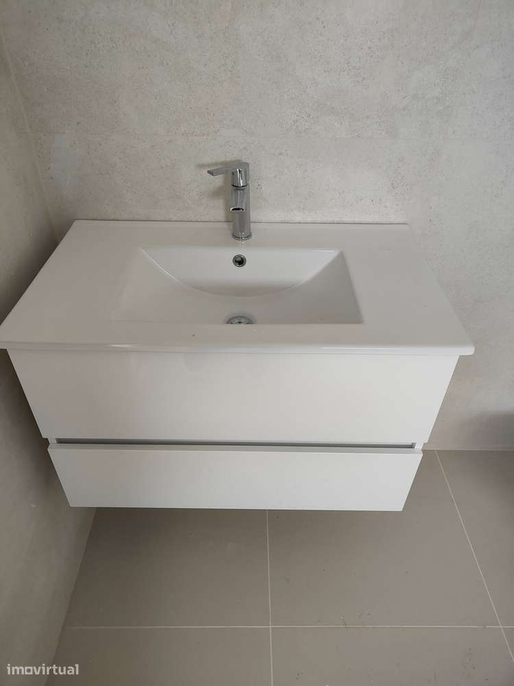Oferta 1% do valor de aquisição - Moradia T2 com Piscina e Garagem-37