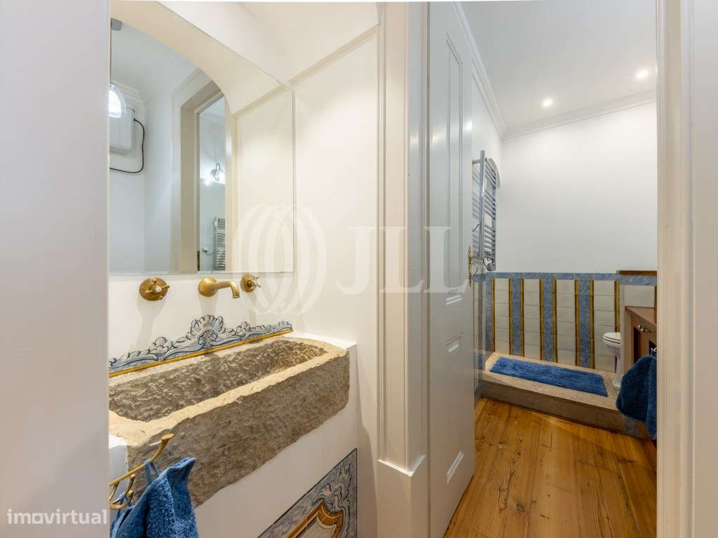 Apartamento T4 com garagem, no Chiado, em Lisboa-41