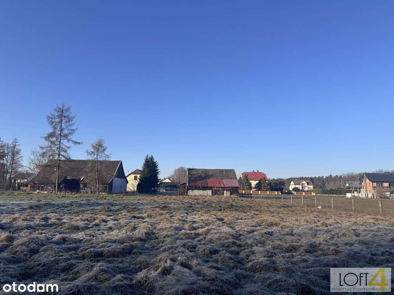 Wyjątkowa, uzbrojona działka pod lasem.-4