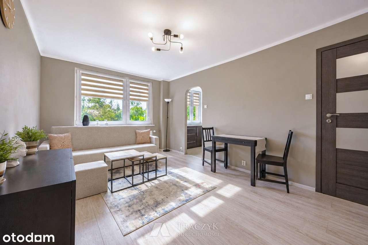 Mieszkanie, 2 pok. – 2M_balkon_tramwaj_Park Zachodni