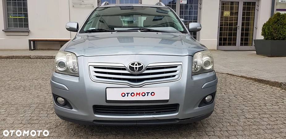 Toyota Avensis 2.0 D-4D Sol - 2