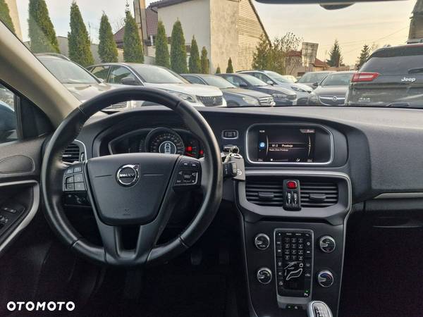 Volvo V40 D2 Momentum - 11