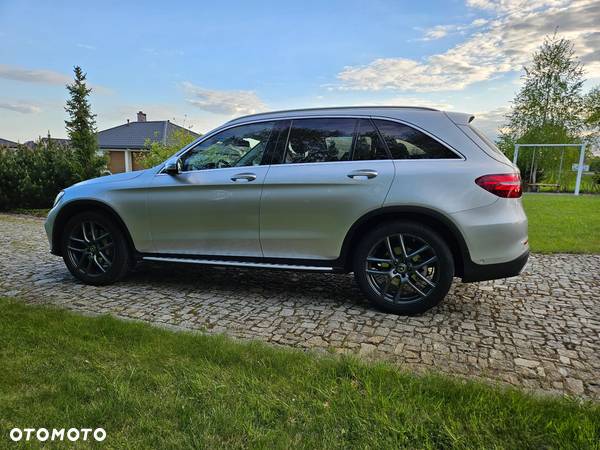 Mercedes-Benz GLC 250 4Matic 9G-TRONIC AMG Line - 2