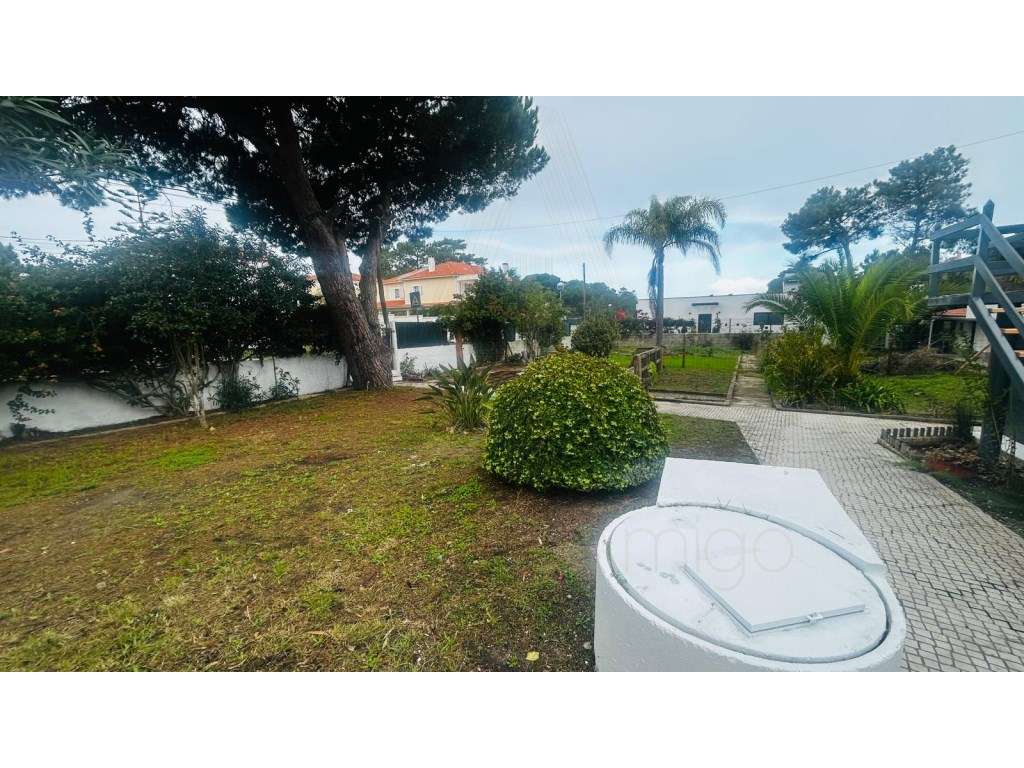 Moradia Isolada T3 em lote de 667m2 em Lagoa de Albufeira, Sesimbra-8