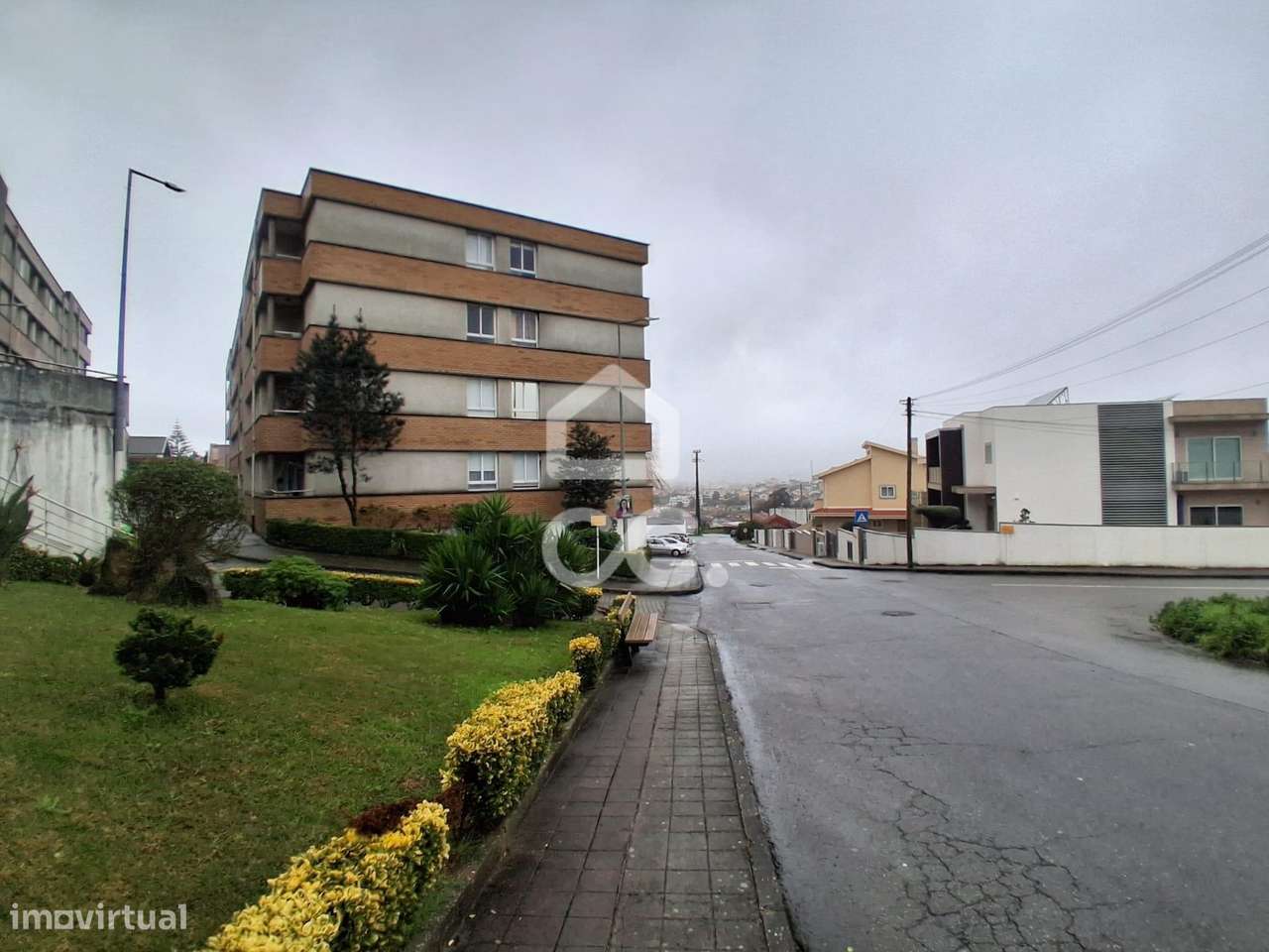 Apartamento T3 em fase de início de renovação total, com Lugar de gar-18