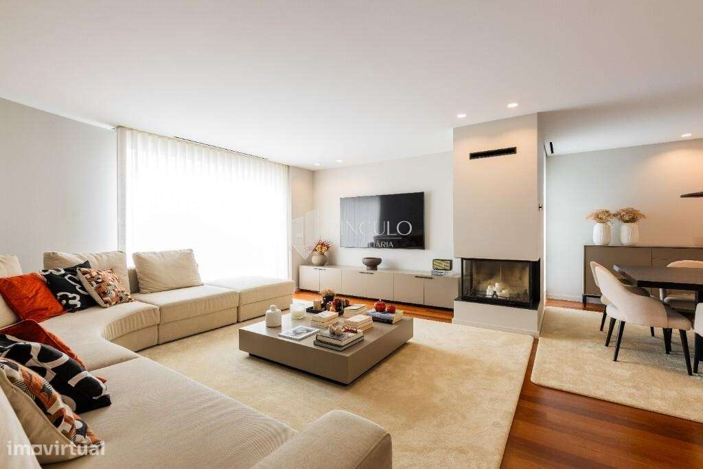 Moradia T4 em zona privilegiada de Nogueiró – conforto, elegância e vi-5