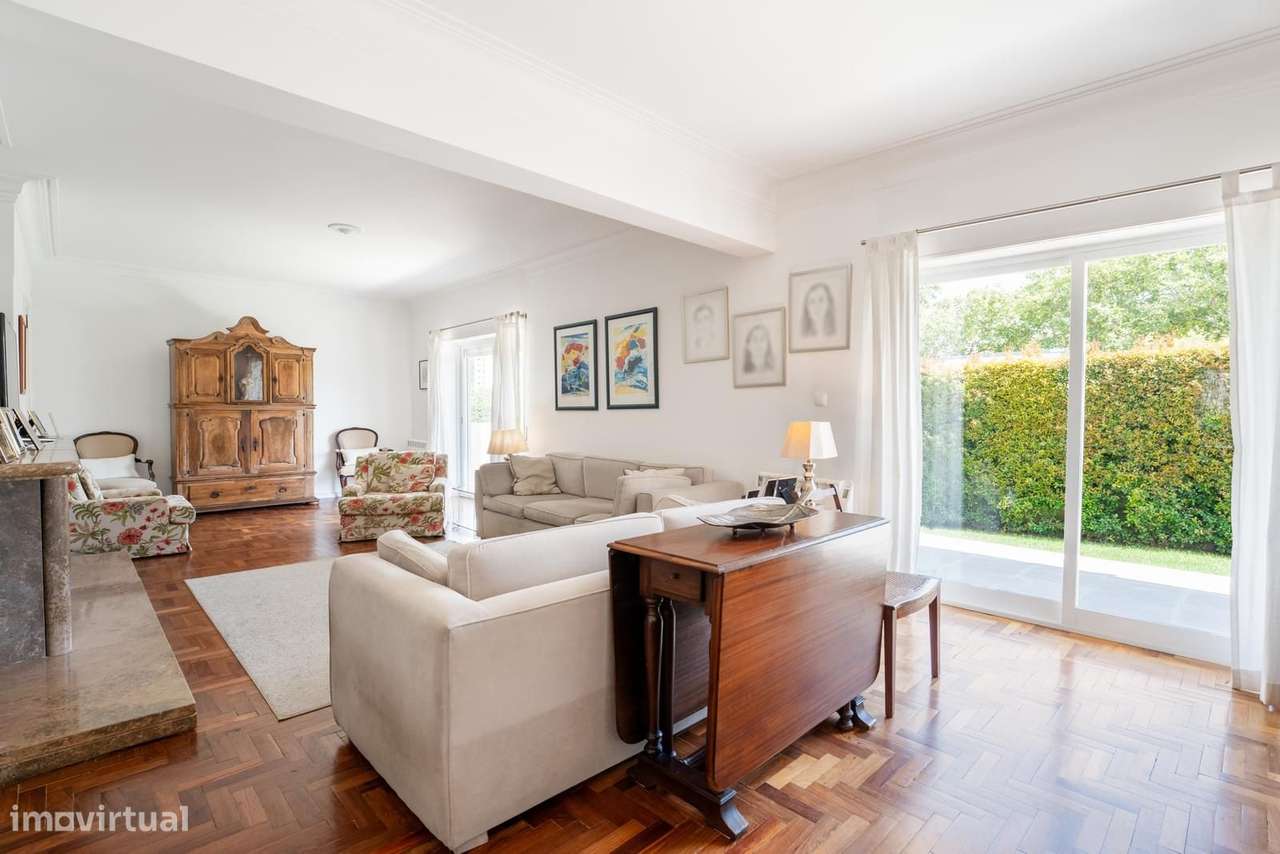 Moradia T4 + 2 com piscina, Bairro do Rosário, Cascais - Grande imagem: 4/44