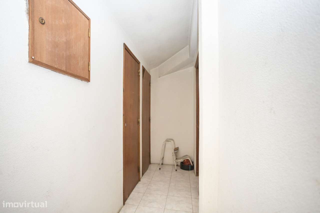 Apartamento T2 com Arrecadação-14