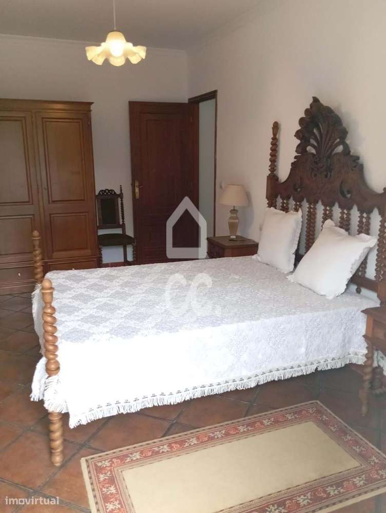 Moradia em Pedra com Jardim e Vista de Campo-16