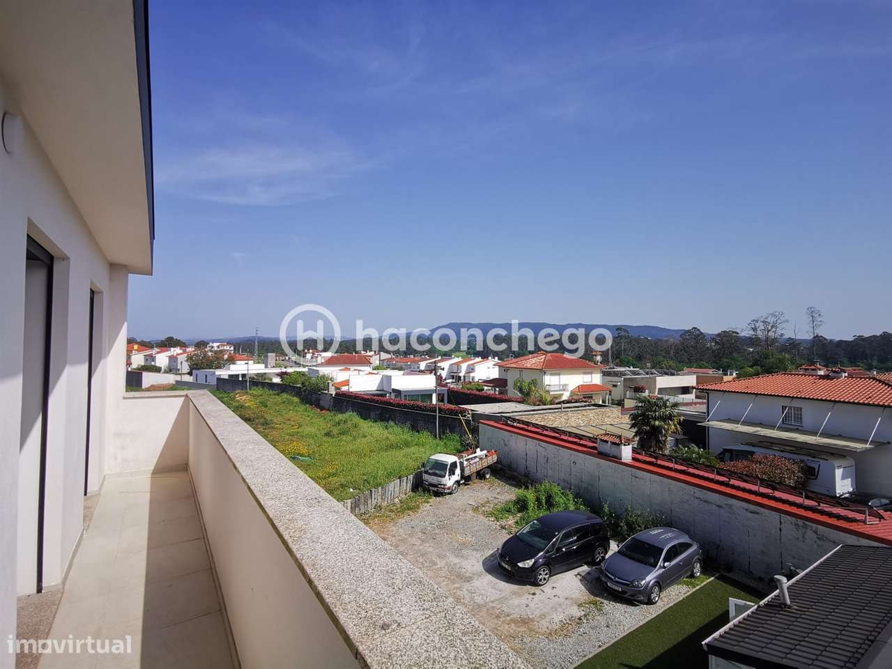 Apartamento T2 em São Verissimo com lugar de estacionamento privado-11