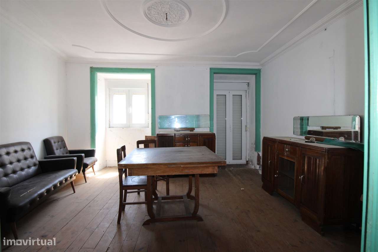 Prédio para remodelar, com projeto / Louriçal /Pombal - Grande imagem: 4/13