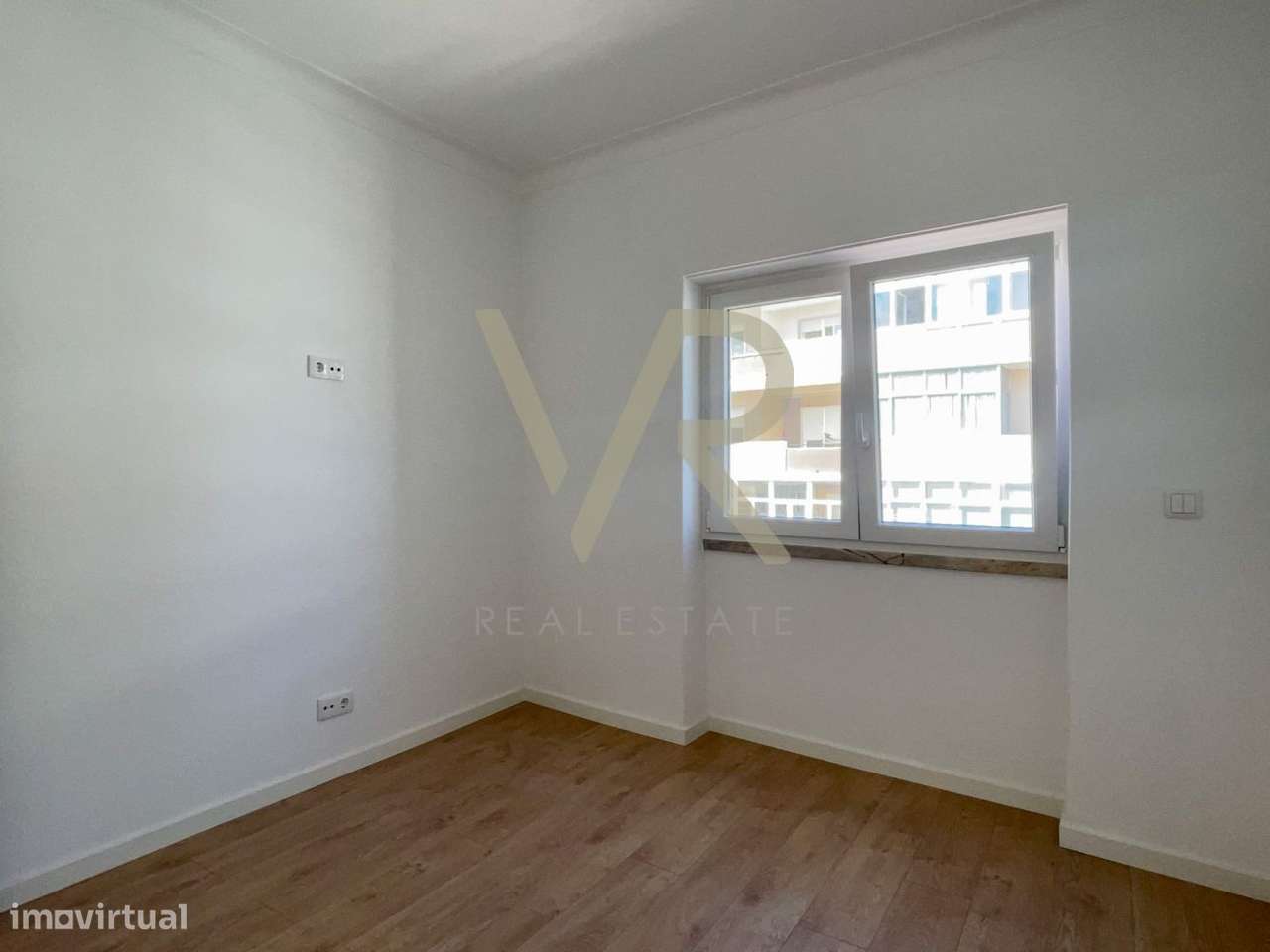 Apartamento T2 no centro de Almada-10