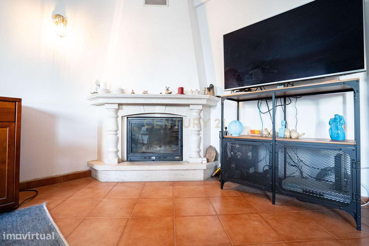 Moradia T4 com Piscina e anexo em Fernão Ferro - Grande imagem: 5/38