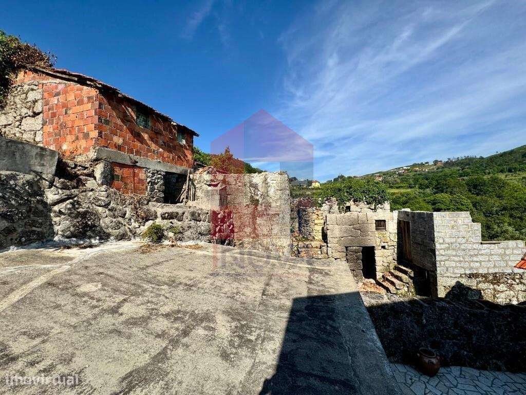 2 Moradias para restauro, Gomide - Grande imagem: 1/60