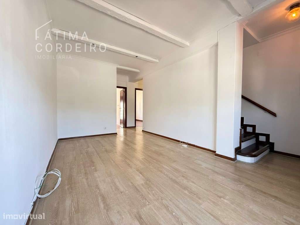 Moradia em Banda T4 no Feijó - Espaço, Conforto e Excelente Localiz...-4