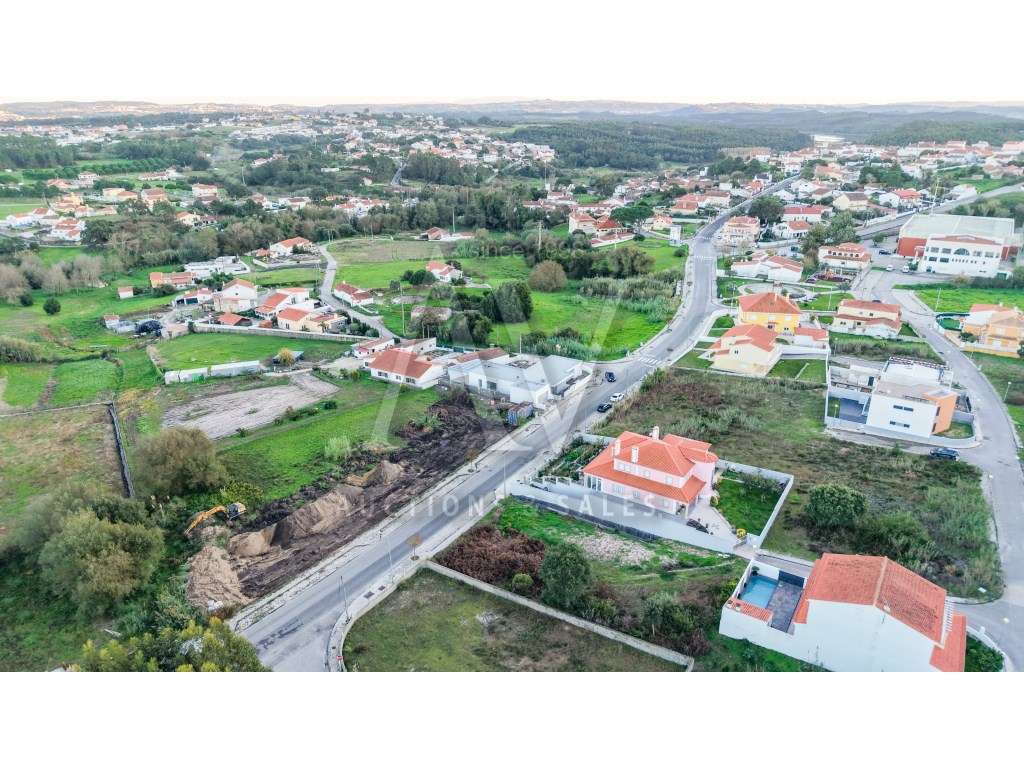 Moradia de luxo, V4, térrea, isolada e com piscina-27