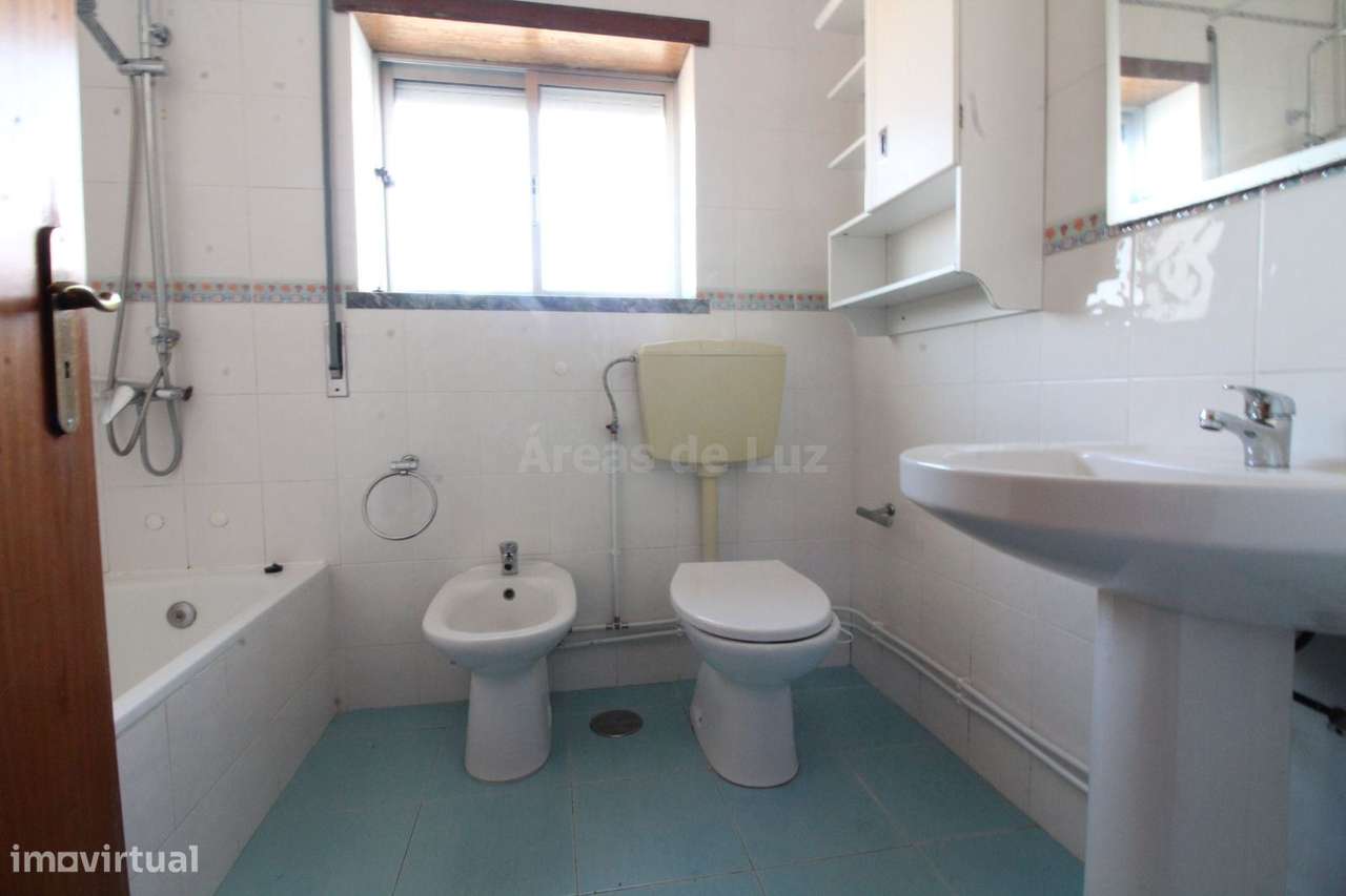 Apartamento T3 - Com Garagem e Sótão-7