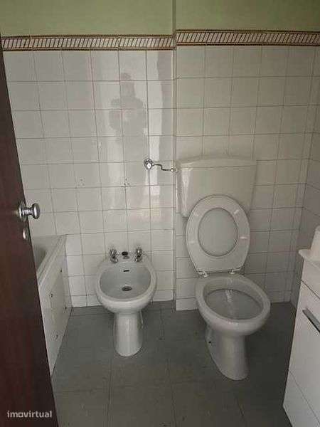 T1 em Monte Abraão - Queluz - Grande imagem: 5/10